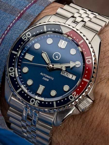 Islander Automatic Dive Watch with Solid-Link Bracelet, AR Sapphire Crystal, and Luminous Sapphire Bezel Insert #ISL-19