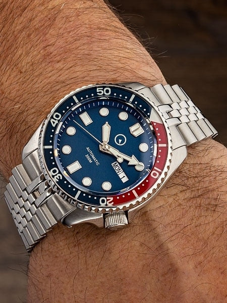 Islander Automatic Dive Watch with Solid-Link Bracelet, AR Sapphire Crystal, and Luminous Sapphire Bezel Insert #ISL-19