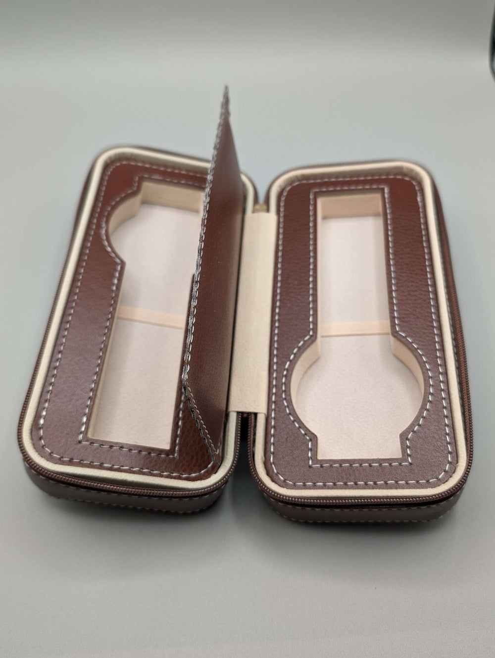 The Davenport 2 Slot Leather Watch Travel Case image 2
